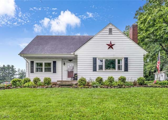 Property at 3584 Northampton Rd, Cuyahoga Falls, OH 44224, 3 beds, 2 baths