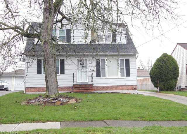 Property at 16009 Mendota Ave, Maple Heights, OH 44137, 4 beds, 2 baths