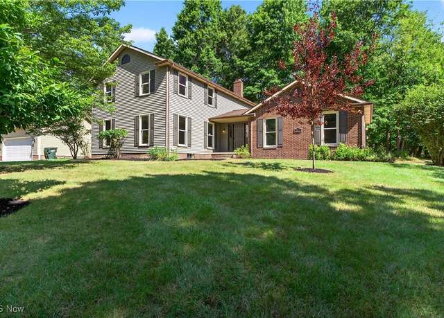 Property at 2855 Laurel Woods Blvd, Stow, OH 44224, 4 beds, 2.5 baths