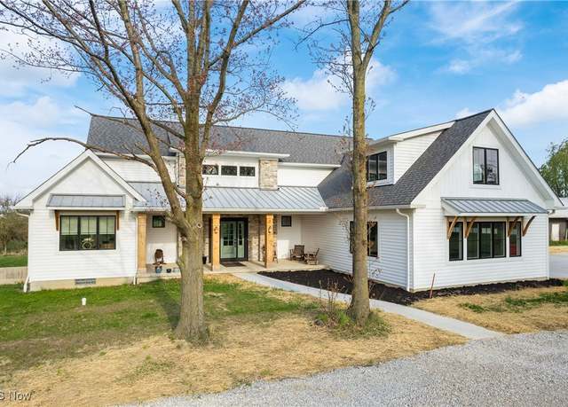 Property at 46748 New London Eastern Rd, New London, OH 44851, 4 beds, 4 baths