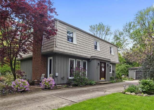 Property at 5550 Barton Rd, North Olmsted, OH 44070, 4 beds, 2 baths