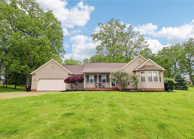 Property at 3520 Swamp St NE, Hartville, OH 44632, 3 beds, 2.5 baths