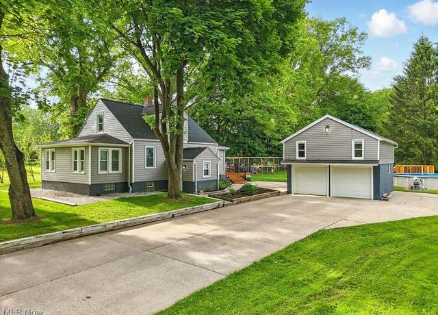 Property at 3136 Ellet Ave, Akron, OH 44312, 3 beds, 1 bath