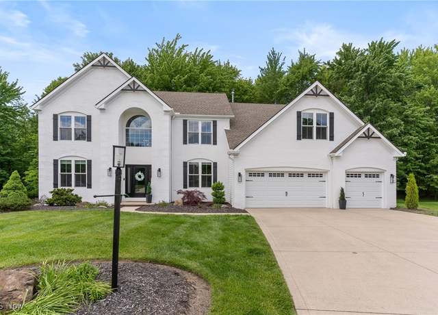Property at 21492 Brookfield Pl, Strongsville, OH 44149, 4 beds, 3.5 baths