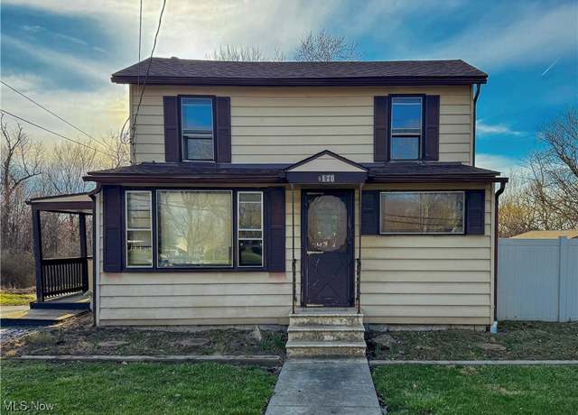 Property at 3484 Main St, Mineral Ridge, OH 44440, 3 beds, 2.5 baths