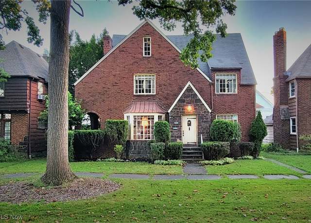 Property at 10007 Garfield Dr, Garfield Heights, OH 44125, 4 beds, 2 baths