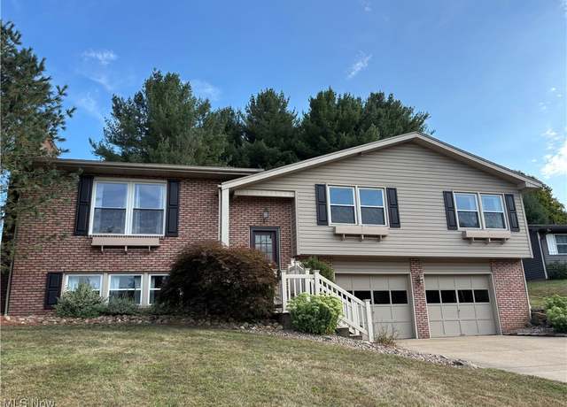 Property at 598 Hilan Ave SW, New Philadelphia, OH 44663, 3 beds, 2.5 baths