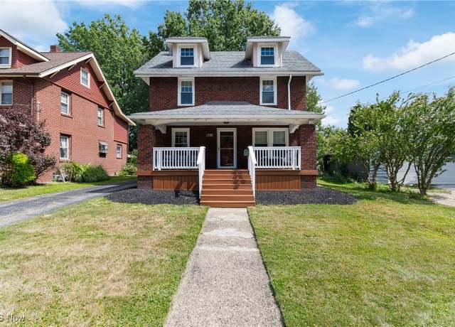 Property at 1721 13th St, Cuyahoga Falls, OH 44223, 4 beds, 1.5 baths