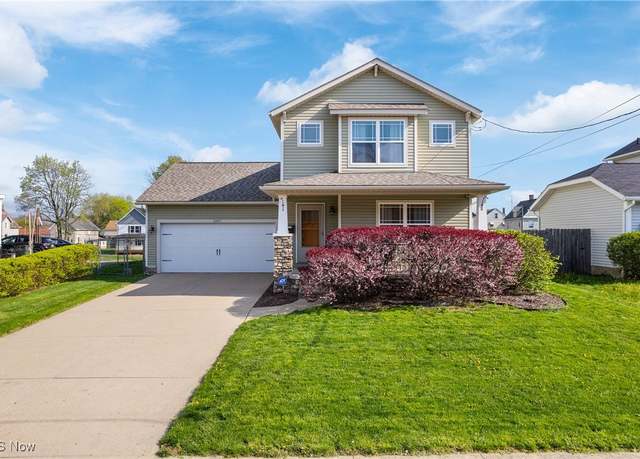 Property at 1107 10th St NW, Canton, OH 44703, 3 beds, 2.5 baths