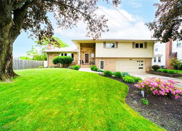 Property at 2545 Knollwood Ave, Poland, OH 44514, 4 beds, 2.5 baths