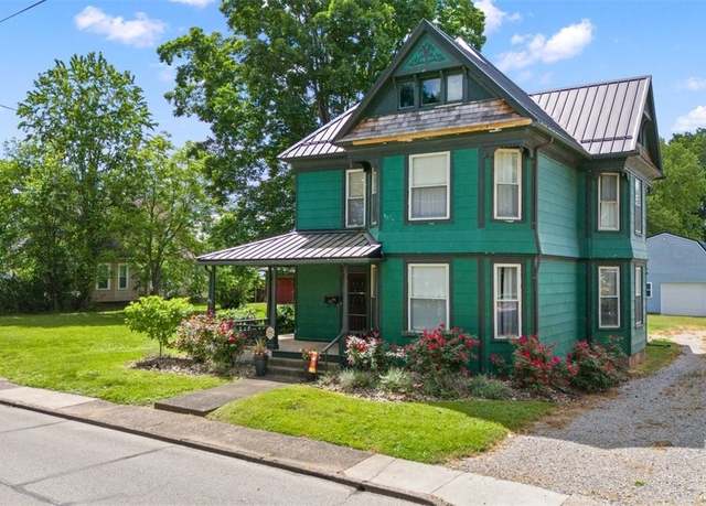 Property at 111 W 4 1/2 St, Williamstown, WV 26187, 4 beds, 2.5 baths