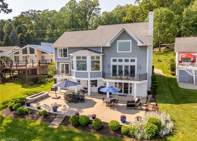 Property at 30 E Mohawk Dr, Malvern, OH 44644, 4 beds, 5.5 baths