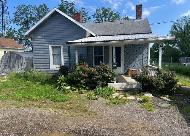Property at 120 Elm St, Roseville, OH 43777, 2 beds, 1 bath