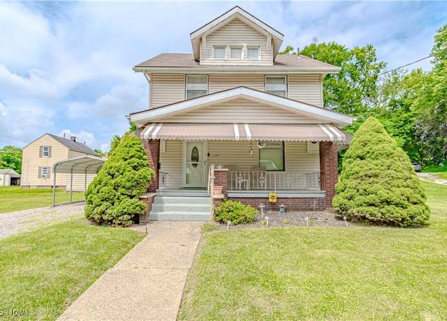Property at 2209 Maple Ave NE, Canton, OH 44714, 3 beds, 1.5 baths