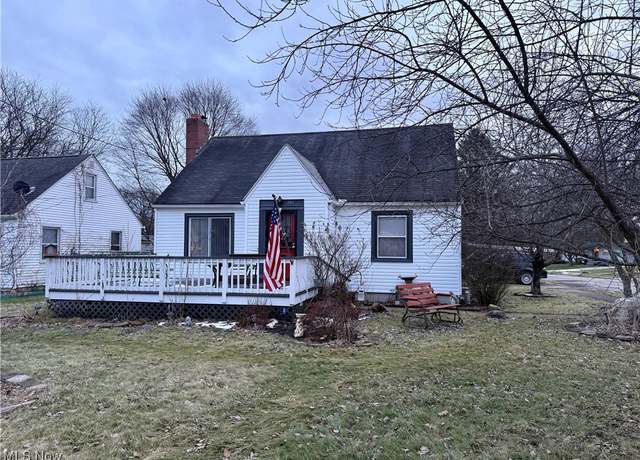 Property at 1809 Ridgelawn Ave, Youngstown, OH 44509, 2 beds, 1 bath