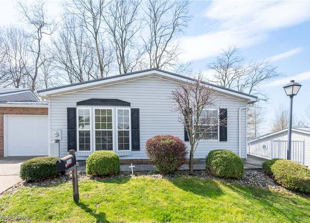 Property at 1264 S Lincoln Ave Unit A, Salem, OH 44460, 3 beds, 2 baths