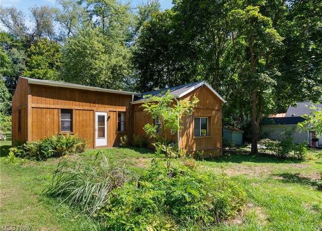 Property at 369 E Pace Ave, Akron, OH 44319, 2 beds, 1 bath
