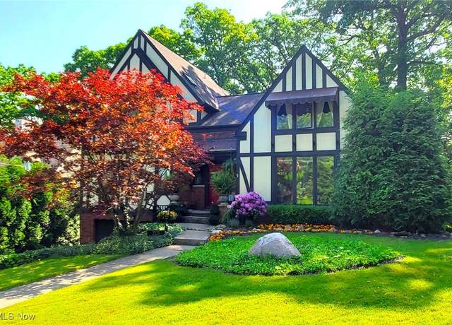Property at 2121 Valley View Dr, Rocky River, OH 44116, 4 beds, 5 baths