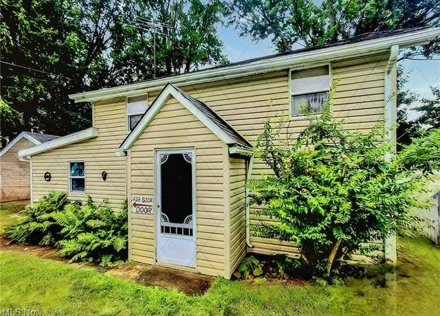Property at 3356 Curtis St, Mogadore, OH 44260, 3 beds, 1 bath