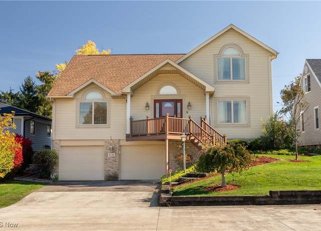 Property at 5236 West Blvd NW, Canton, OH 44718, 3 beds, 2.5 baths