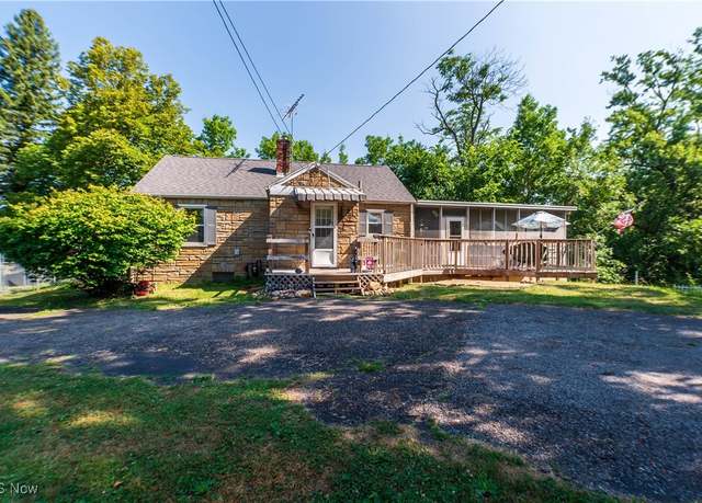 Property at 3007 E Waterloo Rd, Akron, OH 44312, 3 beds, 1.5 baths