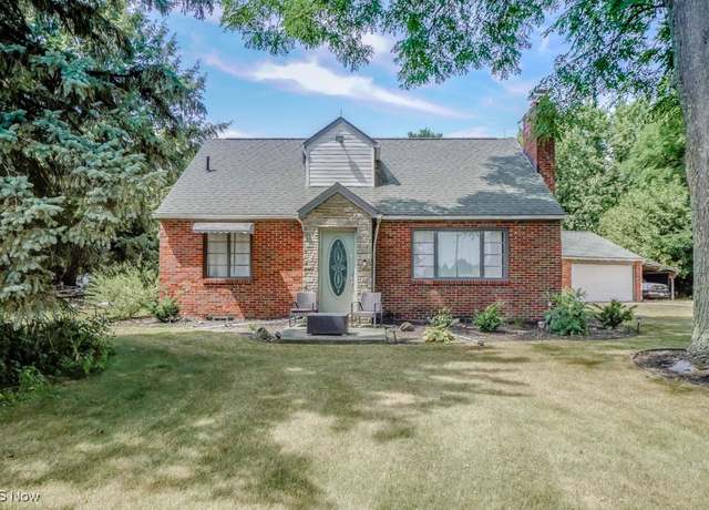 Property at 5437 Portage St NW, North Canton, OH 44720, 4 beds, 1.5 baths