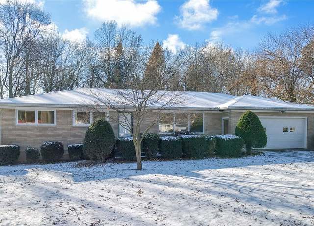 Property at 600 Franklin Dr, Doylestown, OH 44230, 3 beds, 2 baths