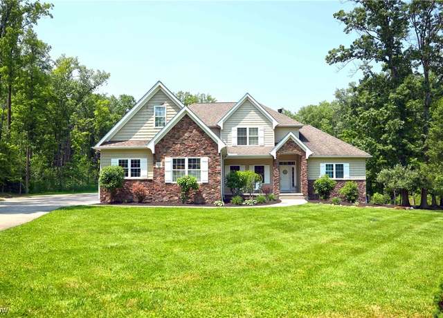 Property at 9030 Knotty Pine Ln, Chardon, OH 44024, 6 beds, 4.5 baths