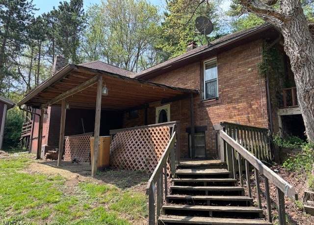 Property at 4618 Belden Dr SE, Uhrichsville, OH 44683, 2 beds, 1 bath