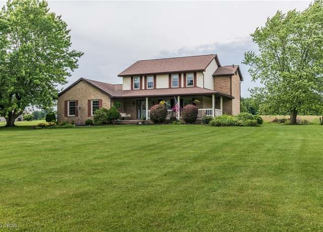 Property at 6146 Schloneger Dr, Louisville, OH 44641, 3 beds, 2.5 baths
