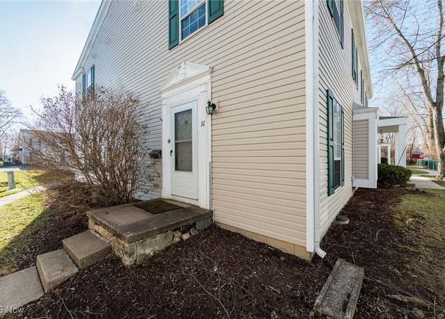 Property at 31 Bunker Hill Ln, Elyria, OH 44035, 2 beds, 1 bath