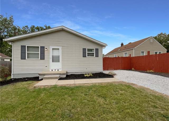 Property at 970 Morningview Ave, Akron, OH 44305, 3 beds, 1 bath