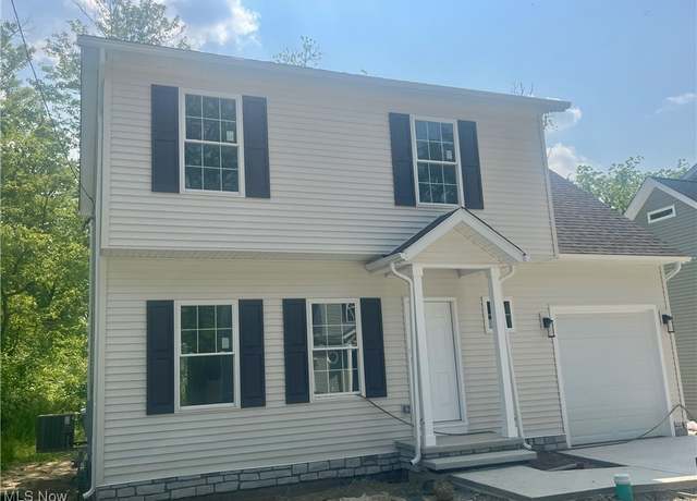 Property at 5019 Lakeview Dr, Mentor, OH 44060, 3 beds, 2.5 baths