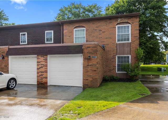 Property at 13958 Oakbrook Dr #3958, North Royalton, OH 44133, 3 beds, 1.5 baths