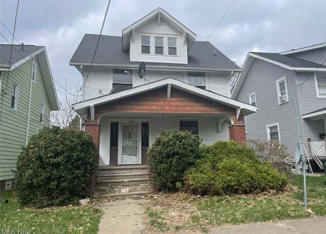 Property at 1435 Homer Ave NW, Canton, OH 44703, 4 beds, 1 bath