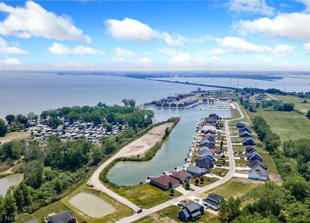 Property at 11 Yacht Club Ln, Lakeside-marblehead, OH 43440