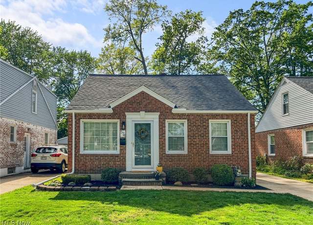 Property at 574 Huntmere Dr, Bay Village, OH 44140, 3 beds, 2 baths