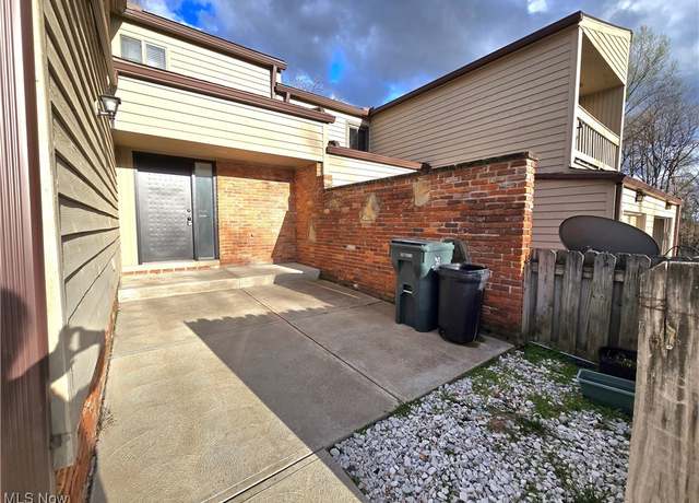 Property at 129 Kimrose Ln, Broadview Heights, OH 44147, 2 beds, 2 baths