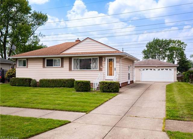 Property at 5926 Middlebrook Blvd, Brook Park, OH 44142, 3 beds, 2 baths