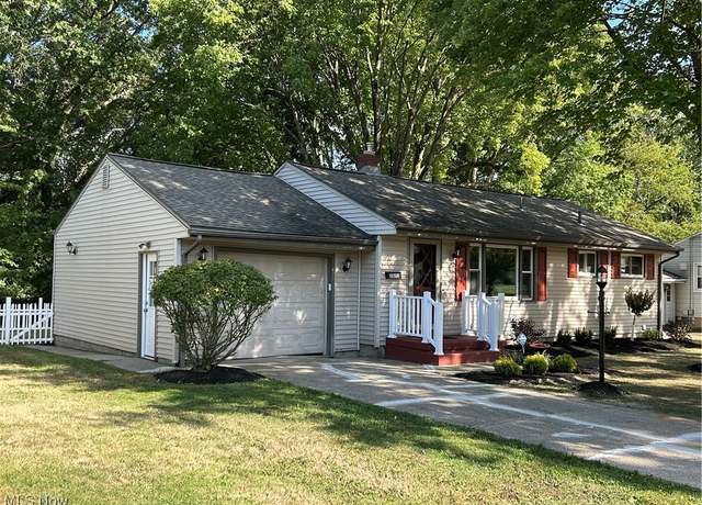 Property at 3873 Whippoorwill Ln, Youngstown, OH 44511, 3 beds, 2 baths