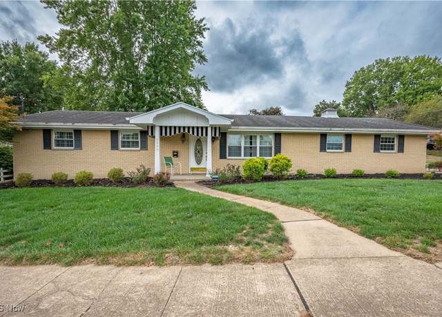 Property at 2100 Foley Ave, Parkersburg, WV 26104, 3 beds, 2 baths