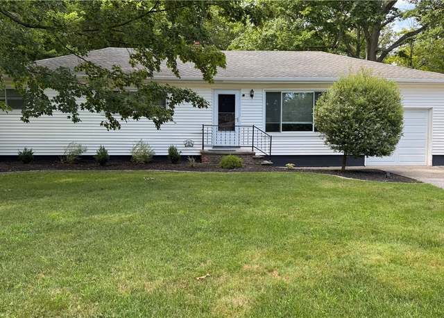 Property at 6335 Highland Rd, Highland Heights, OH 44143, 3 beds, 2 baths
