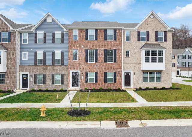Property at 1132 Bean Ln, Akron, OH 44313, 3 beds, 2.5 baths