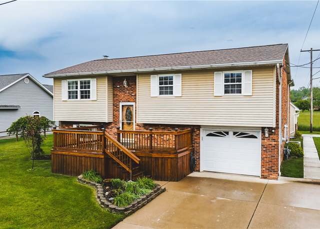 Property at 216 Lincoln Dr, Mineral Wells, WV 26150, 3 beds, 3 baths