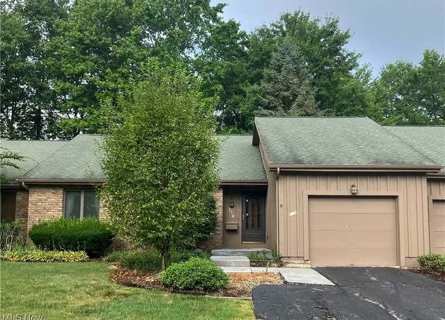Property at 130 Topaz Trl, Cortland, OH 44410, 2 beds, 2 baths