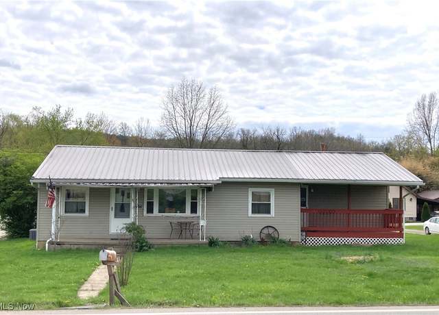 Property at 1511 Rayon Dr, Parkersburg, WV 26101, 4 beds, 2 baths