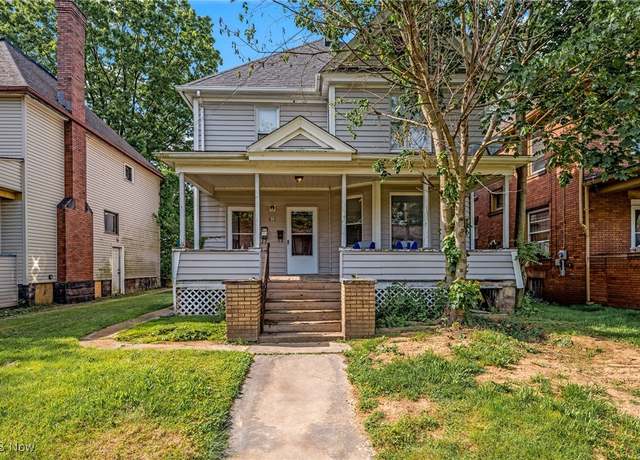 Property at 832 Wellman Ave SE, Massillon, OH 44646, 5 beds, 2 baths