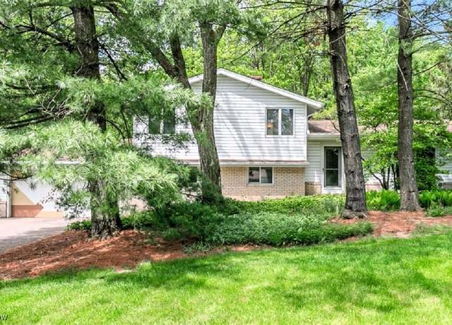 Property at 12562 Harold Dr, Chesterland, OH 44026, 3 beds, 1.5 baths