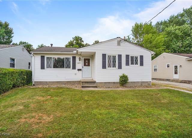 Property at 3679 Louise St, Mogadore, OH 44260, 3 beds, 1.5 baths