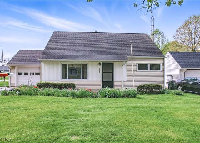 Property at 1835 Fairview Ct, Salem, OH 44460, 5 beds, 2 baths